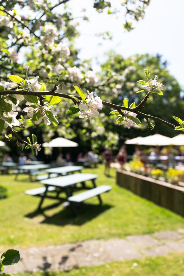 The Dundas Arms Kintbury ภายนอก รูปภาพ